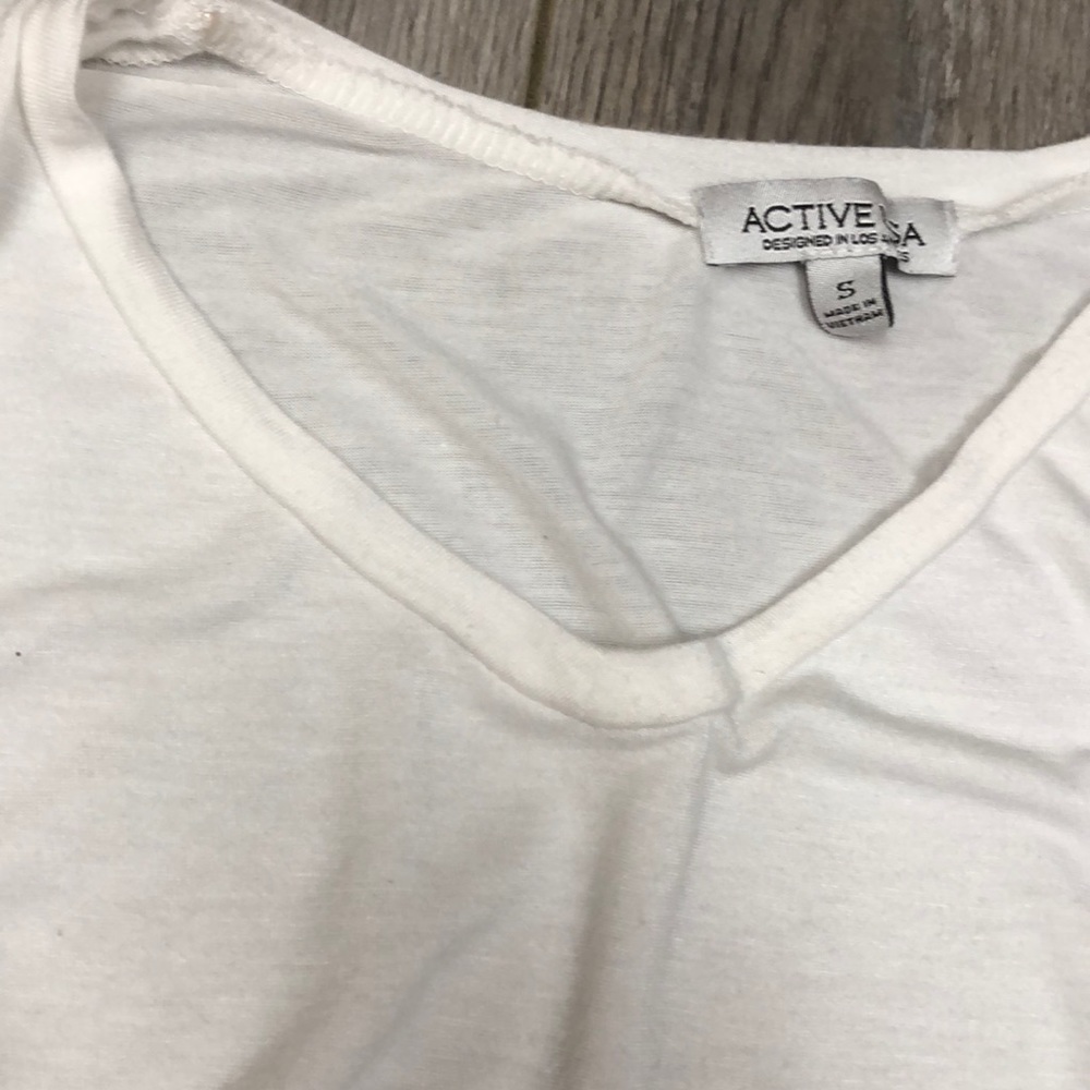 Basic white tee - Picture 2 of 2